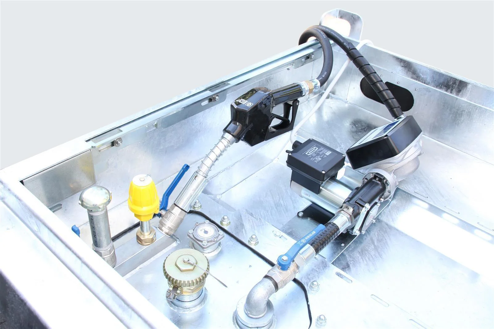 Impianto di stoccaggio mobile QUADRO-DV per gasolio - 330 o 450 litri da Rietberg