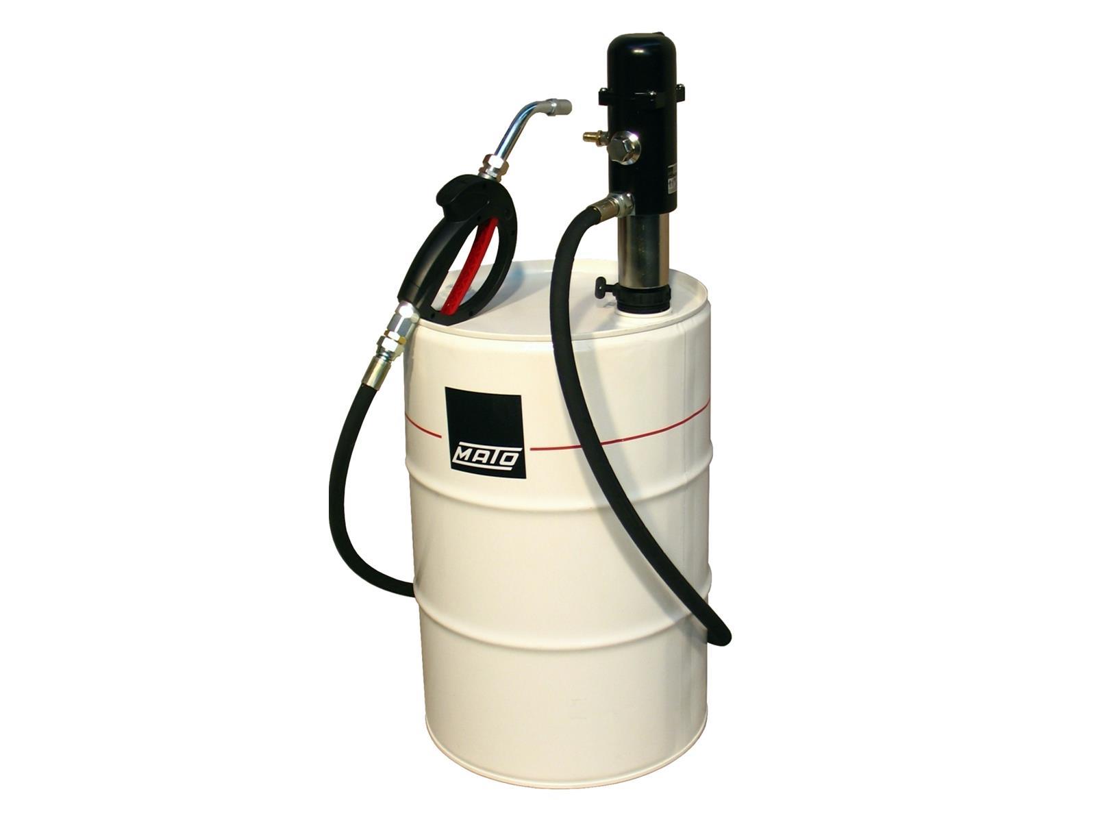MATO pneuMATO-Ölförderpumpe Fassmontage für 50/60 und 200 Liter Fässer pneuMATO-Ölförderpumpe Fassmontage für 50/60 und 200 Liter Fässer pneuMATO 1 mit Ölfüllpistole