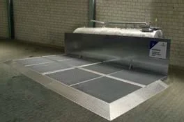 Abfüllplatz KAP GIRO -Aufstellung unter Dach- Abtankplatz Auffahrrampen Bausatz + Abschlussprofile mit Spritzschutzwand