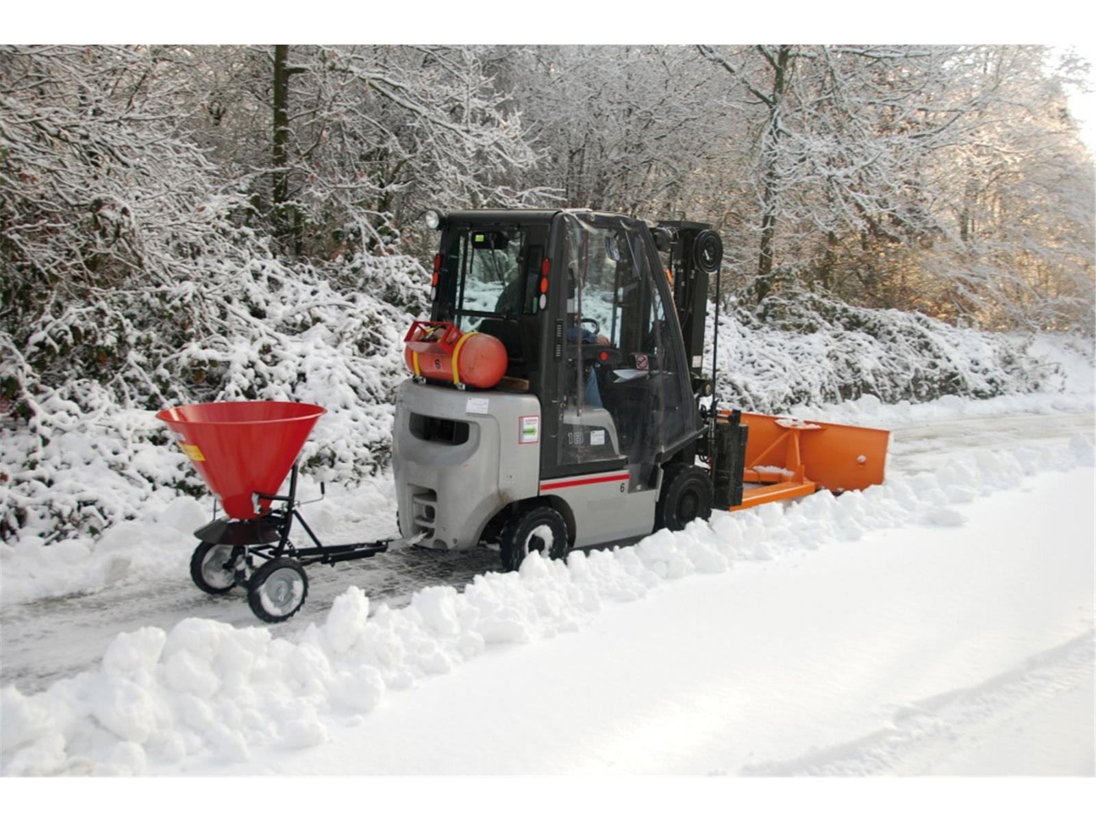 Streuwagen STW 100 Liter max. 6m Streubreite Streuwagen STW 260 Liter max. 12m Streubreite